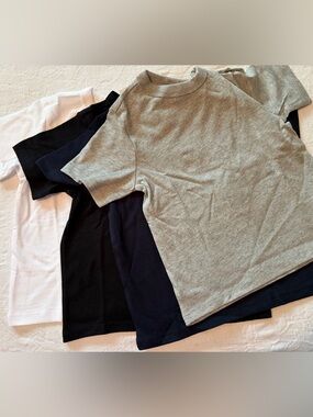 Basic Crewneck Tee set of 4 - Gray, Navy, Black white 2T new
